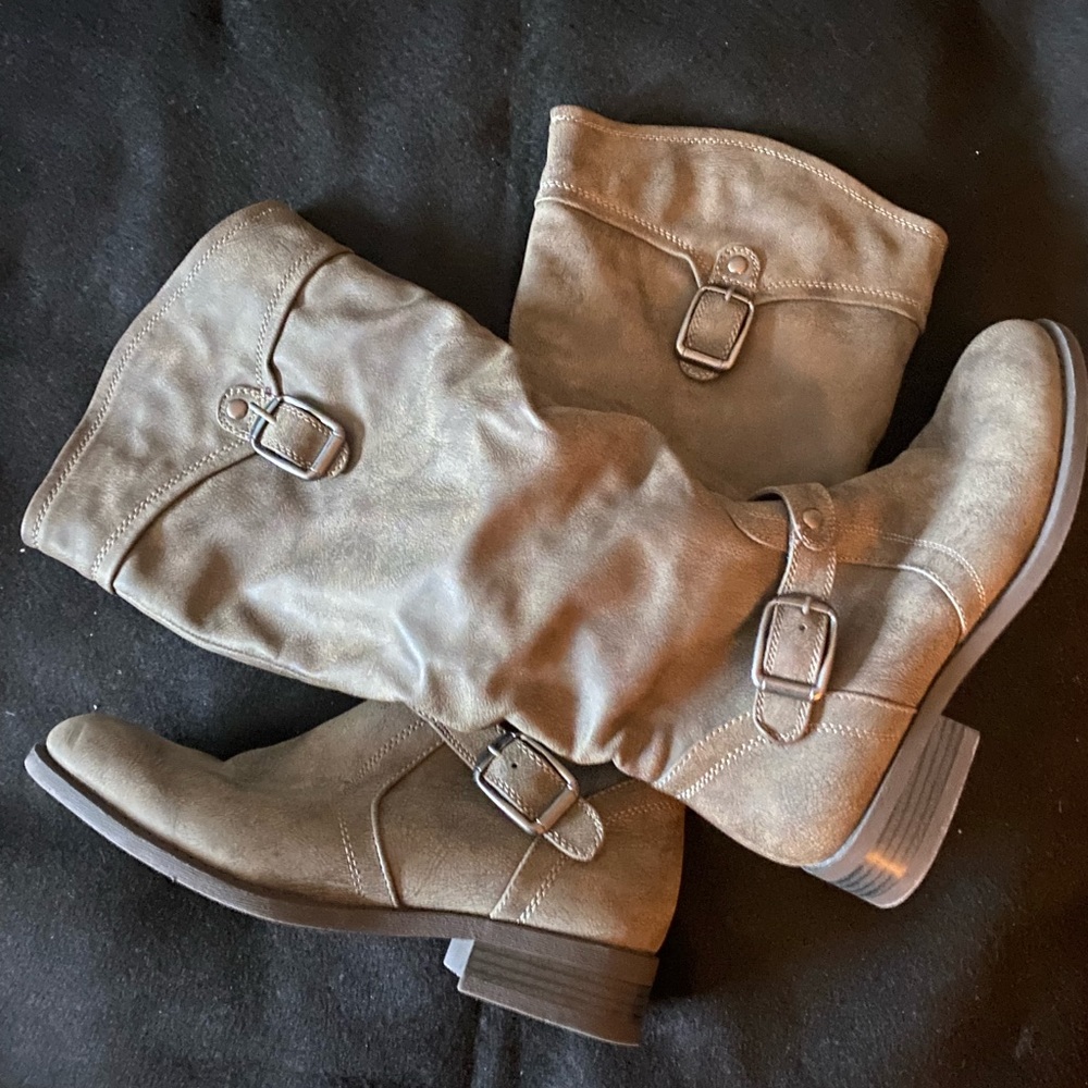 Grey taupe boots